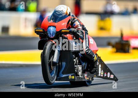 Sonoma, Kalifornien, USA. 28. Juli 2019. Andrew Hines auf seiner Harley Davidson Pro-Lager Fahrrad während der Nhra Sonoma Staatsangehörigen an der Sonoma Raceway in Sonoma, Kalifornien. Chris Brown/CSM/Alamy leben Nachrichten Stockfoto