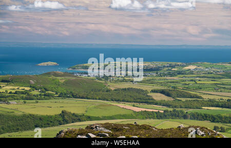 Eine Ansicht von abersoch und die Küstenlinie von Garn Fadryn auf der Halbinsel Llyn, Gwynedd, Wales, Großbritannien Stockfoto