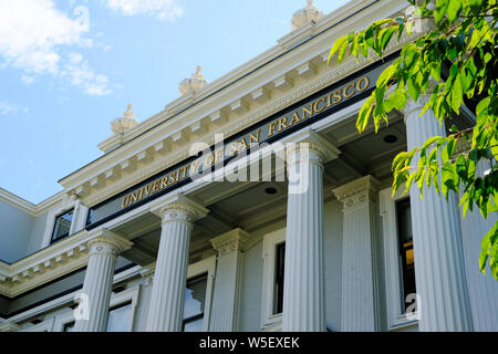 Außenansicht des Leo T. McCarthy Zentrum für den öffentlichen Dienst und das Gemeinwohl an der Universität von San Francisco, San Francisco, Kalifornien, USA. Stockfoto