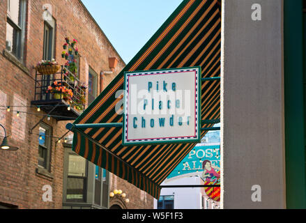 Pike Place Chowder, einem beliebten Restaurant von der Pike Place Market in Seattle, Washington, USA. Stockfoto