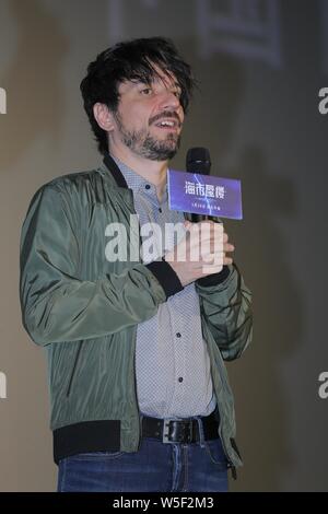 Spanische Drehbuchautor und Regisseur Oriol Paulo besucht die Premiere für neuen Film 'Mirage' in Peking, China, 24. März 2019. Stockfoto