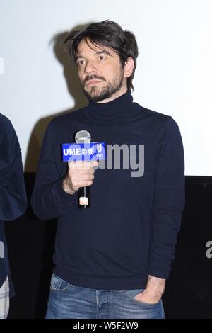 Spanische Drehbuchautor und Regisseur Oriol Paulo besucht eine Road Show für neuen Film 'Mirage' in Shanghai, China, 23. März 2019. Stockfoto