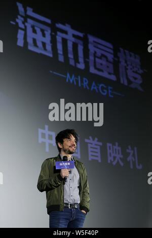 Spanische Drehbuchautor und Regisseur Oriol Paulo besucht die Premiere für neuen Film 'Mirage' in Peking, China, 24. März 2019. Stockfoto