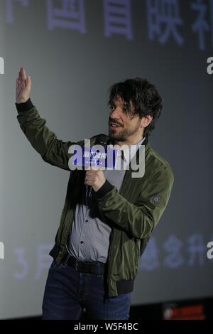 Spanische Drehbuchautor und Regisseur Oriol Paulo besucht die Premiere für neuen Film 'Mirage' in Peking, China, 24. März 2019. Stockfoto