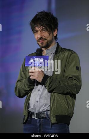 Spanische Drehbuchautor und Regisseur Oriol Paulo besucht die Premiere für neuen Film 'Mirage' in Peking, China, 24. März 2019. Stockfoto