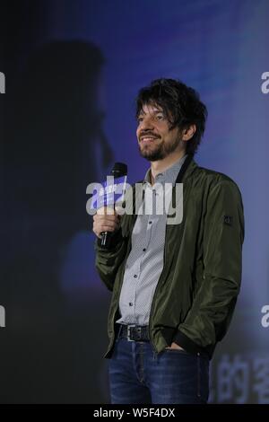 Spanische Drehbuchautor und Regisseur Oriol Paulo besucht die Premiere für neuen Film 'Mirage' in Peking, China, 24. März 2019. Stockfoto