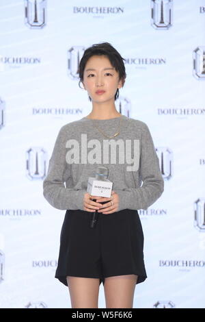 Chinesische Schauspielerin Zhou Dongyu besucht eine Mode-event in Peking, China, 28. März 2019. Stockfoto