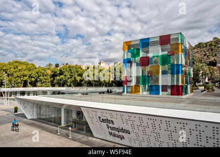 Centre Pompidou Malaga Zweig des weltberühmten Galerie im Pariser Centre Pompidou, Malaga, Andalusien, Spanien Stockfoto