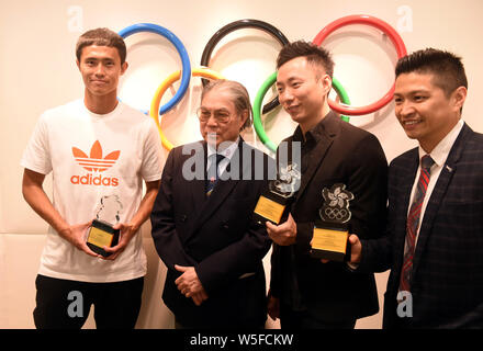 Hong Kong tycoon Timothy Fok Tsun-Ting, Präsident des Sportbundes und Olympisches Komitee für Hongkong, nimmt an einer Preisverleihung in Hongkong, Stockfoto