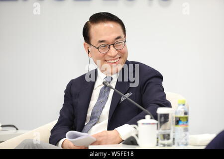 Won-Pyo Hong, Präsident und CEO von Samsung SDS, besucht die 'Data: Ein ungenutztes Bonanza' Session während des Boao Forum für Asien jährliche Konferenz 2019 Stockfoto