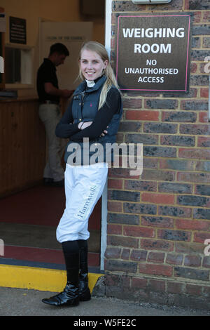 Jockey Poppy Bridgewater am Brighton Racecourse Stockfoto