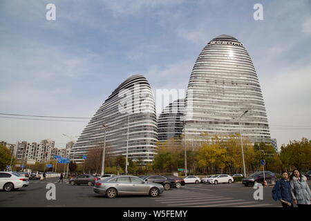 ---- Blick auf die wangjing Soho von Soho China in Peking, China, 31. Oktober 2018 entwickelt. Chinesische Geschäftsleute oft Schatz feng shui zu g Stockfoto