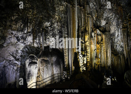 Höhlen von Artà (Coves d'Artà) in der Gemeinde Capdepera im Nordosten der Insel Mallorca, Spanien Stockfoto