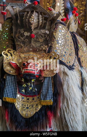 Barongan ist ein Charakter in der Mythologie von Bali. Er ist der König der Geister, der Führer der Gastgeber des Guten, und Feind des Rangda in traditionellem Tanz Stockfoto