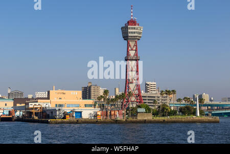 Vom Hafen in Hakata und lattice Port Tower in Fukuoka, Japan, Asien. Stockfoto