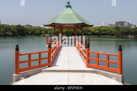 Panorama von Ukimi - Pavillon in Ohori Park. Chuo-ku, Fukuoka, Japan, Asien. Stockfoto