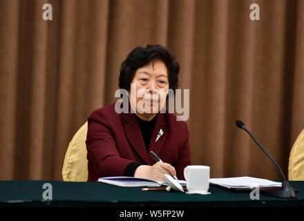 Hu Zejun, der Auditor-General des National Audit Office, besucht eine Plenarsitzung der Provinz Jiangxi während der zweiten Sitzung des 13 NPC (N Stockfoto