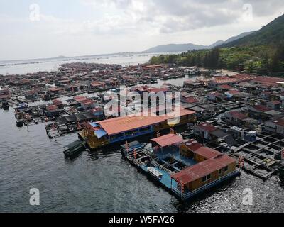 Luftaufnahme der Nanwan Monkey Island, ein Naturschutzgebiet für Affen, in Li autonomen Lingshui County, South China Hainan Stockfoto