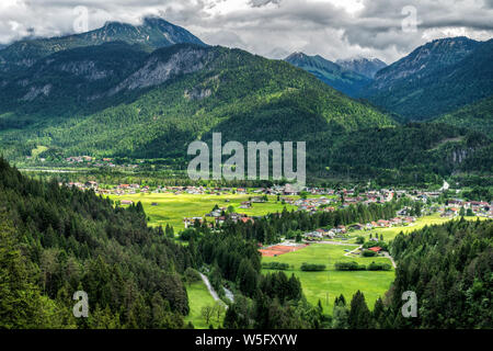 Österreich, Tirol, Lechtal, Naturpark Tiroler Lech, Weißenbach am Lech liegt an der Kreuzung der Lechtaler und Tannheimer Tal entfernt Stockfoto