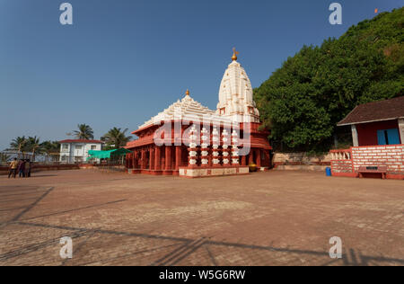 Ganesha Tempel in Ganapatipule Strand, Ratnagiri, Maharashtra, Indien. Stockfoto