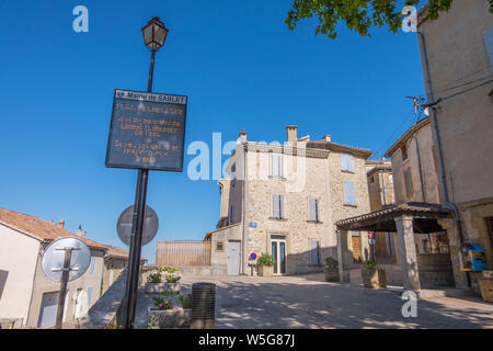 Das mittelalterliche Dorf von Sablet im Vaucluse, Provence-Alpes-Cote d'Azur, Frankreich Stockfoto