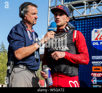 Washougal, WA USA. 27. Juli, 2019. #94 Ken Roczen auf dem Podium nach dem Lucas Oil Pro Motocross Washougal Nationalen 450 Klasse Meisterschaft an Washougal Washougal MX Park, WA Thurman James/CSM/Alamy leben Nachrichten Stockfoto