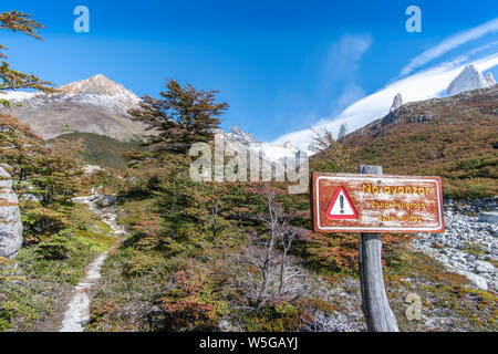 Wandern auf den Berg Fitz Roy in El Chalten, Argentinien Süden Patagoniens Stockfoto