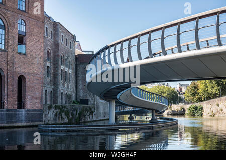 Burg Brücke (2017 gebaut) in Schwimmenden Hafen Anschluss Broadmead und Tempel Bereiche, Bristol, Großbritannien Stockfoto