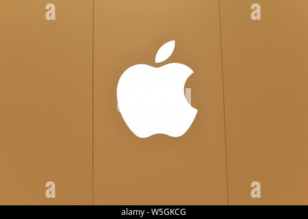 ---- Blick auf ein Logo in einem Apple Store in Wuhan City, South China Guangxi Zhuang autonomen Region, vom 14. Dezember 2018. Obwohl Apple Inc. hat s Stockfoto