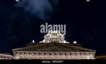 Berlin, Deutschland. 28. Juli 2019. Der Turm der alten Stadthaus steigt in den Abendhimmel. Credit: Paul Zinken/dpa-Zentralbild/ZB/dpa/Alamy leben Nachrichten Stockfoto