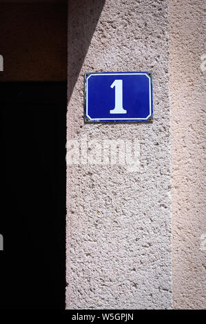 Nummer 1 Hinweisschild in Chartres, Frankreich Stockfoto