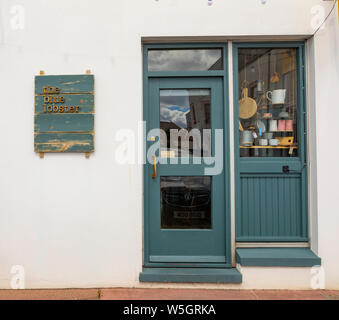 Stornoway, Schottland: Juni 20,2018: Eingang zum Restaurant mit dem Namen der blaue Hummer Stockfoto