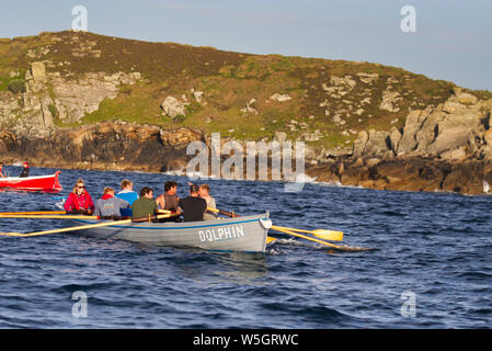 Der Staub Warenkorb Trophy, Scilly-inseln ist Freitag Männer Gig Rennen Stockfoto