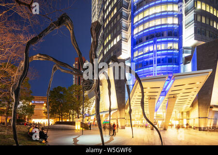 Mori Tower Building, Manan spider Skulptur, Roppongi Hills, Roppongi, Tokyo, Japan, Asien Stockfoto