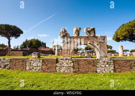 Die Basilika, die archäologische Stätte Ostia Antica, Ostia, der Provinz von Rom, Latium, Italien, Europa Stockfoto