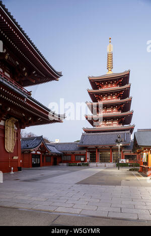 Senso-ji Tempel, einer alten buddhistischen Tempel im Stadtteil Asakusa, Tokyo, Japan, Asien Stockfoto