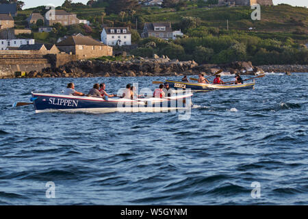 Der Staub Warenkorb Trophy - Scilly-inseln Freitag Nacht der Männer Gig Rennen Stockfoto