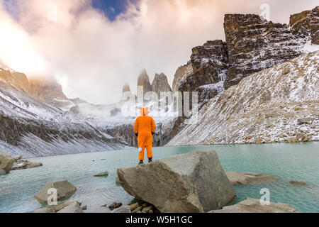 Genießen Sie die schöne Landschaft in unseren Andean fox onesies, Torres del Paine Nationalpark, Chile, Südamerika Stockfoto