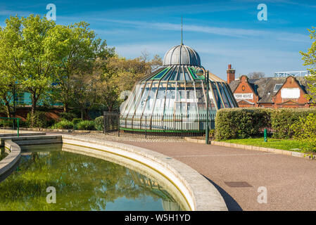 Antiquierte Glas-Oberlichter über Schloss Einkaufszentrum im Stadtzentrum von Norwich, Norwich, Norfolk, East Anglia, England, Vereinigtes Königreich, Europa Stockfoto