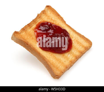 Geröstetes Brot und Erdbeermarmelade auf weißem Hintergrund Stockfoto