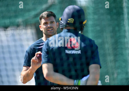 Englands James Anderson während der Netze-Sitzung bei Edgbaston, Birmingham. Stockfoto