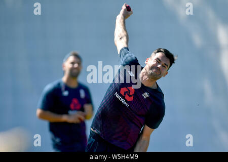 Englands James Anderson während der Netze-Sitzung bei Edgbaston, Birmingham. Stockfoto