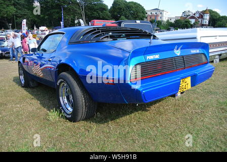 Einem 1979 Pontiac Trans Am, auf Anzeige an der Englischen Riviera Classic Car Show, Torquay, Devon, England, UK geparkt. Stockfoto