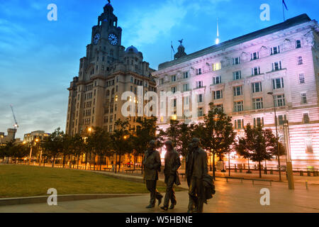 Die Beatles statue am Pier Head, Liverpool, gespendet, um die Stadt von den Cavern Club, von Andrew Edwards geformt. 4. Dezember 2015 vorgestellt. Stockfoto