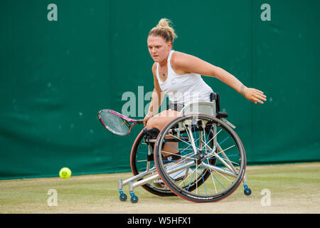 Jordanne Whiley von GB spielen Rollstuhl Tennis an den Meisterschaften, Wimbledon 2019 Stockfoto