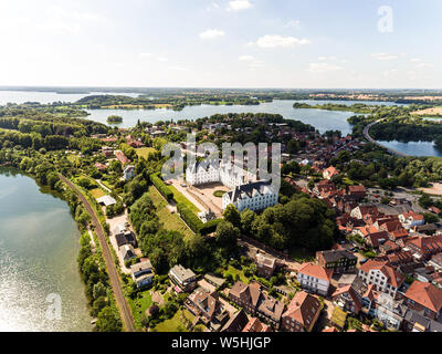 Luftaufnahme der Stadt Plön in Schleswig-Holstein in Norddeutschland Stockfoto