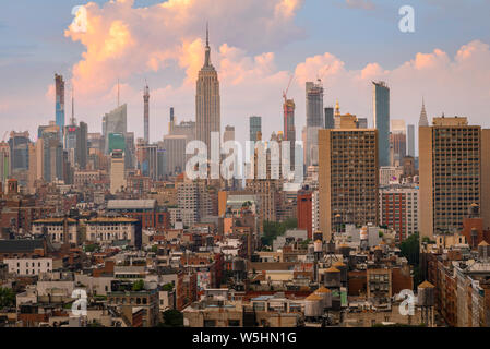 New York City Blick von Tribeca über der Innenstadt von Soho, West Village und Chelsea auf die Skyline von Midtown Manhattan, New York City, USA. Stockfoto