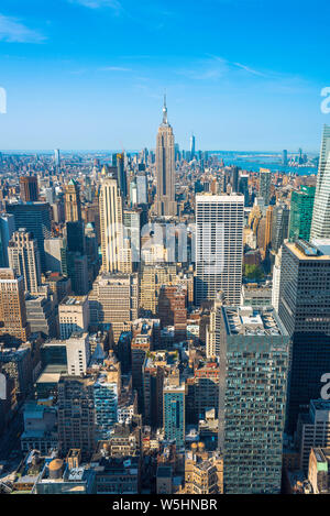 Manhattan New York, Luftaufnahme von Manhatten in Richtung Süden auf den Downtown Financial District, New York City, USA. Stockfoto