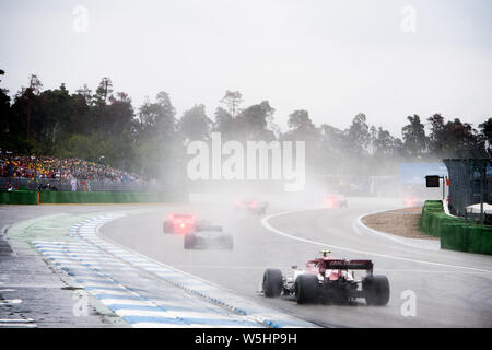 Hockenheim, Deutschland. 28. Juli 2019. Die Autos gehen im Spray, Regen, Wasser, Rennen am 28.07.2019, Formel 1, Grand Prix von Deutschland in Hockenheim/Deutschland vom 26.07. - 28.07.2019, Saison 2019, | Verwendung der weltweiten Kredit: dpa/Alamy leben Nachrichten Stockfoto