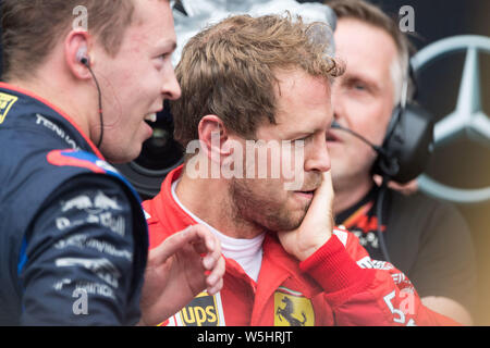 Hockenheim, Deutschland. 28. Juli 2019. Sebastian Vettel (GER, Scuderia Ferrari Mission Worfeln) freut sich auf den Parc Ferme direkt nach dem Rennen über seinen zweiten Platz, 2., 2., Jubel, Jubel, Jubeln, Freude, Jubel, Feiern, Geste, Gestik, Rennen am 28.07.2019, Formel 1, Grand Prix von Deutschland in Hockenheim/Deutschland vom 26.07. - 28.07.2019, Saison 2019, | Verwendung der weltweiten Kredit: dpa/Alamy leben Nachrichten Stockfoto